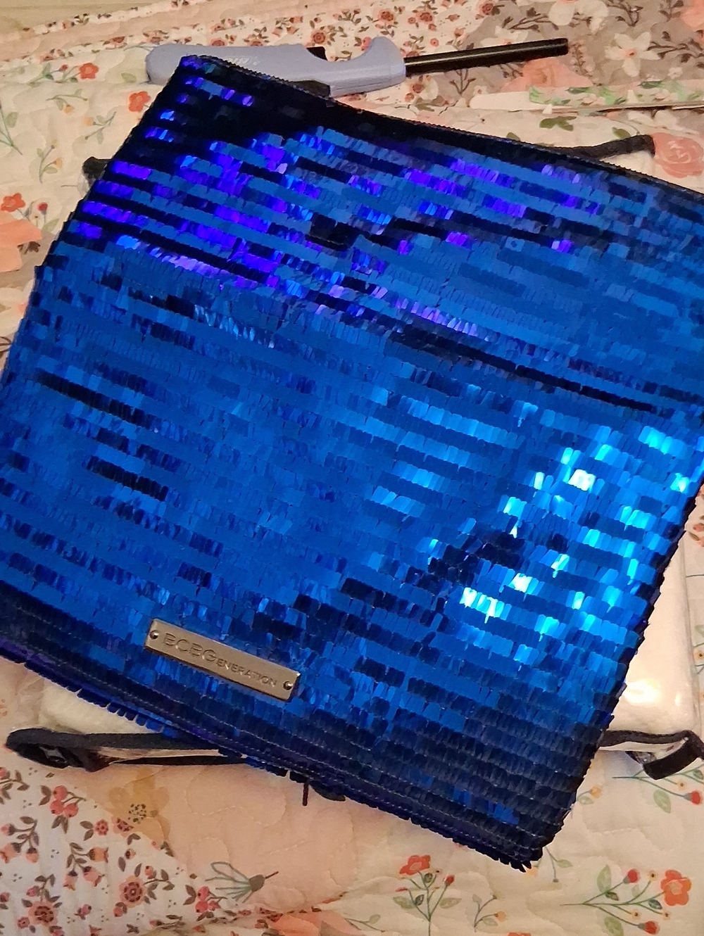 BCBG FOLDABLE CLUTCH